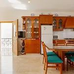 Arma Resort, 2-bed Cosy Apartamento Tsadha