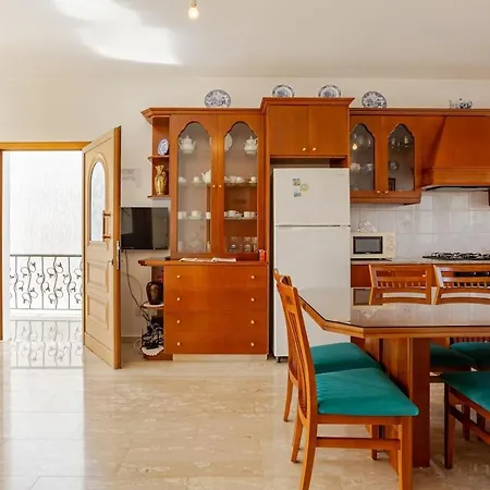 Arma Resort, 2-bed Cosy شقة Tsadha